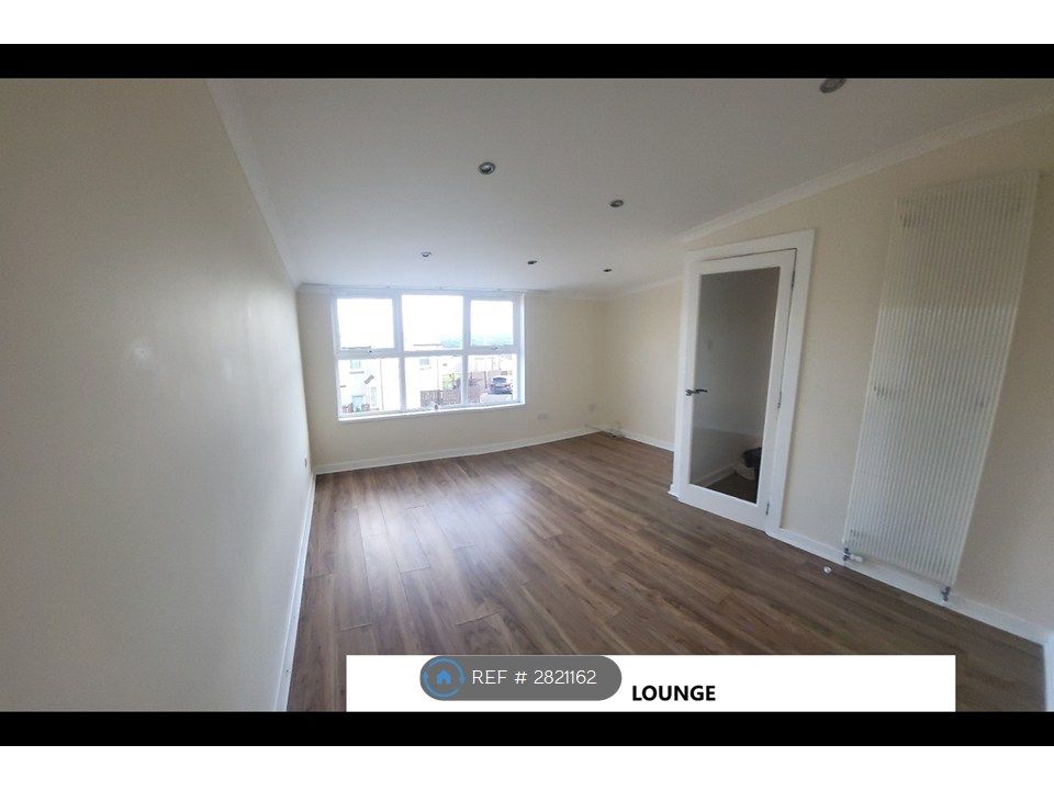 Property photo 1 of 13 Lounge