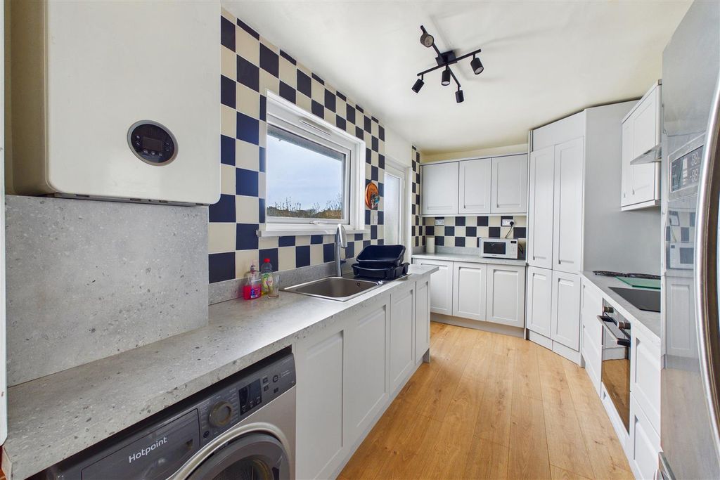 Property photo 3 of 23 Kitchen.