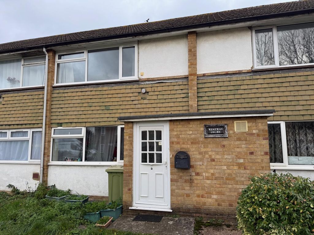 Property photo 1 of 8 Front (Exterior)