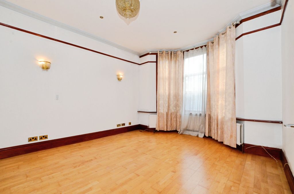 Property photo 3 of 20 Reception Room