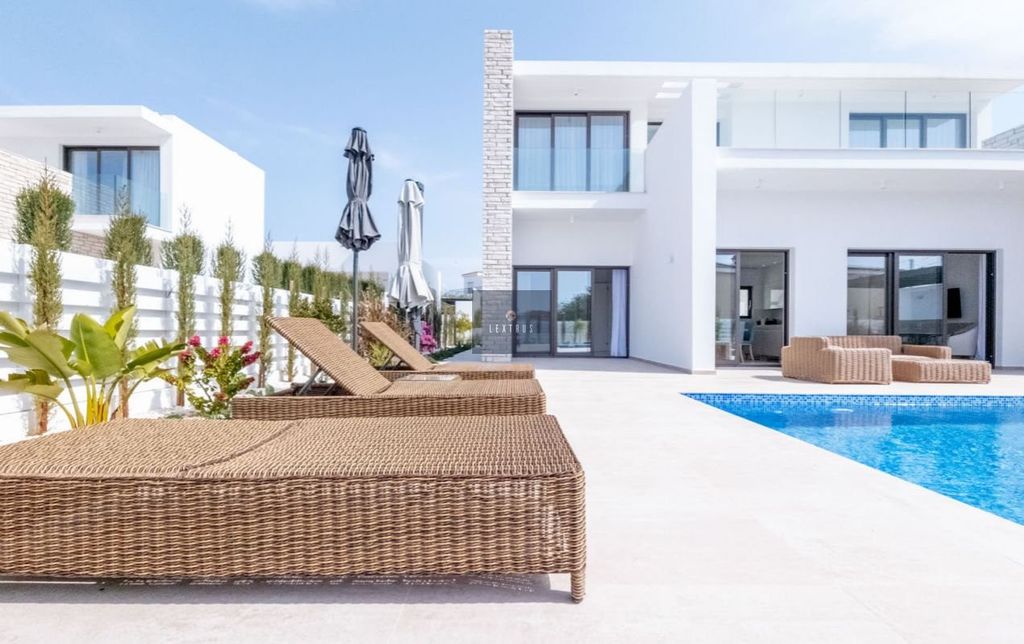 Property photo 2 of 5