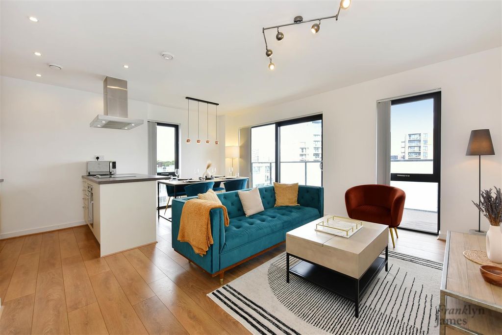 Property photo 2 of 16 Boathouse Apartments (8).Jpg