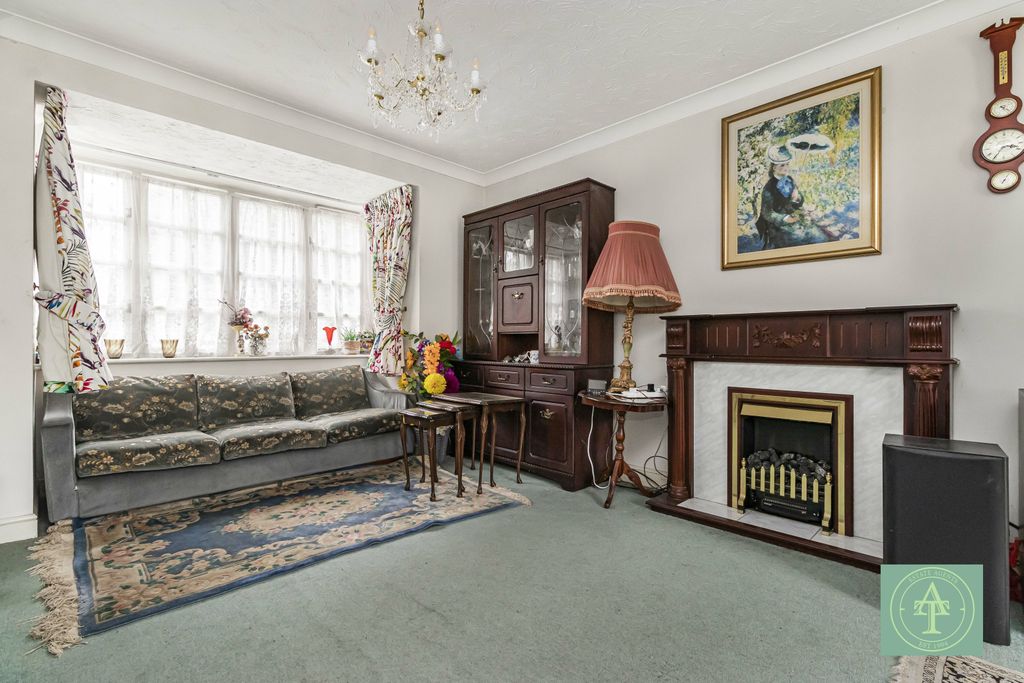 Property photo 2 of 20 Gallery