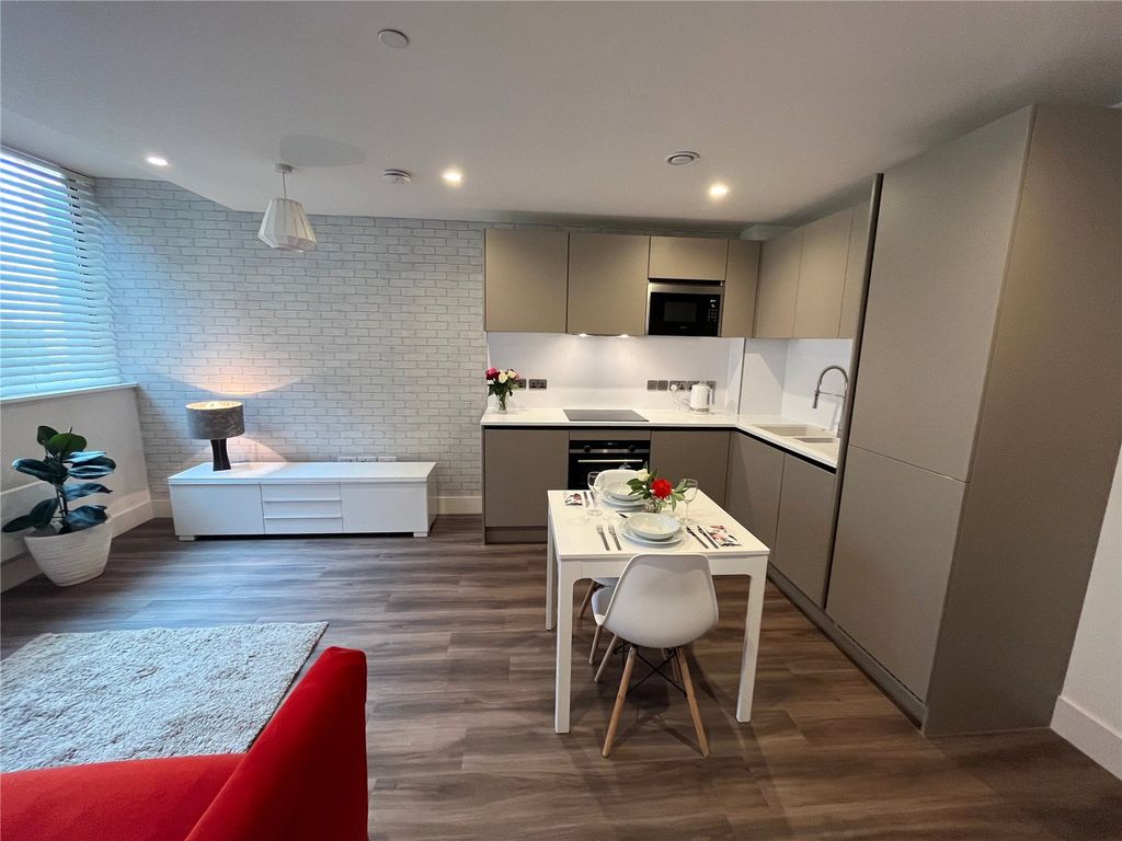 Property photo 2 of 18 Picture No. 35