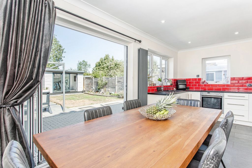 Property photo 3 of 23 Dining Room