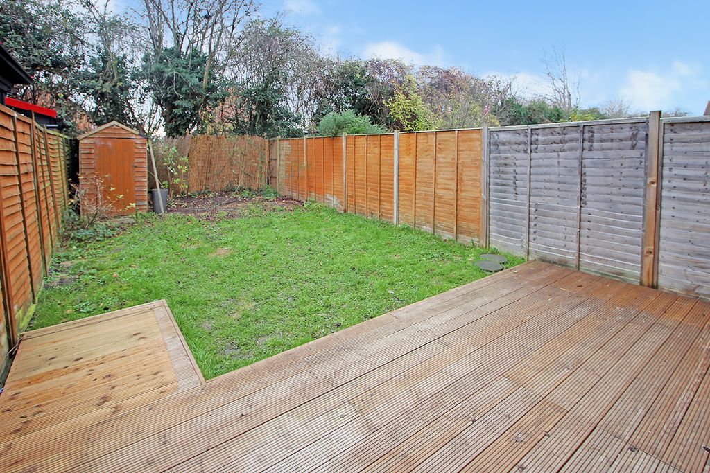 Property photo 2 of 12 Garden