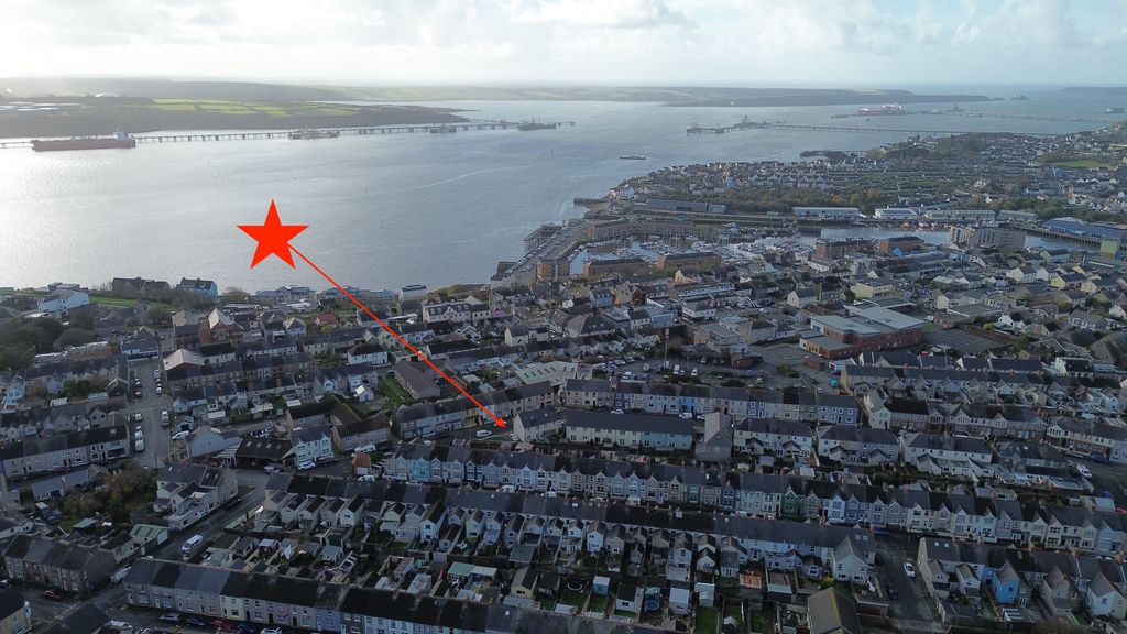 Property photo 1 of 19 Aerial Location Stratford.Jpg