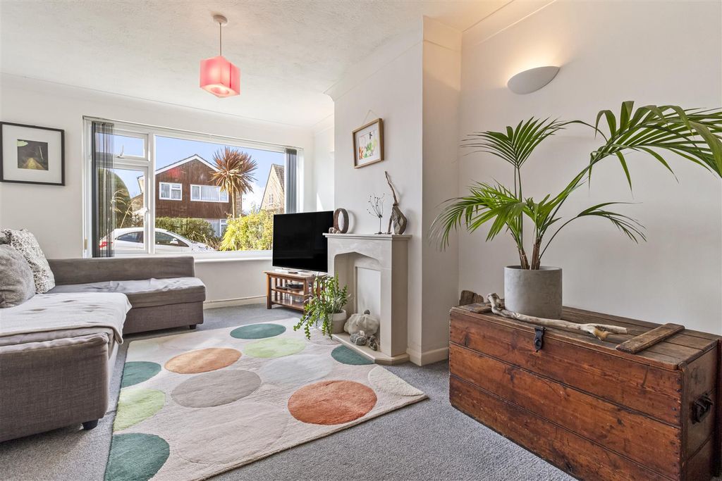 Property photo 2 of 23 50 Lincoln Road-003.Jpg