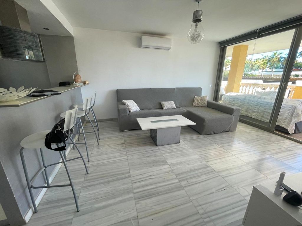 Property photo 2 of 17 002-Min.Jpeg