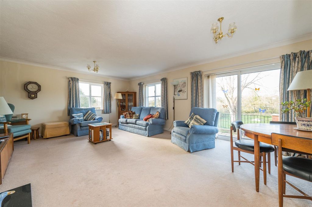 Property photo 3 of 16