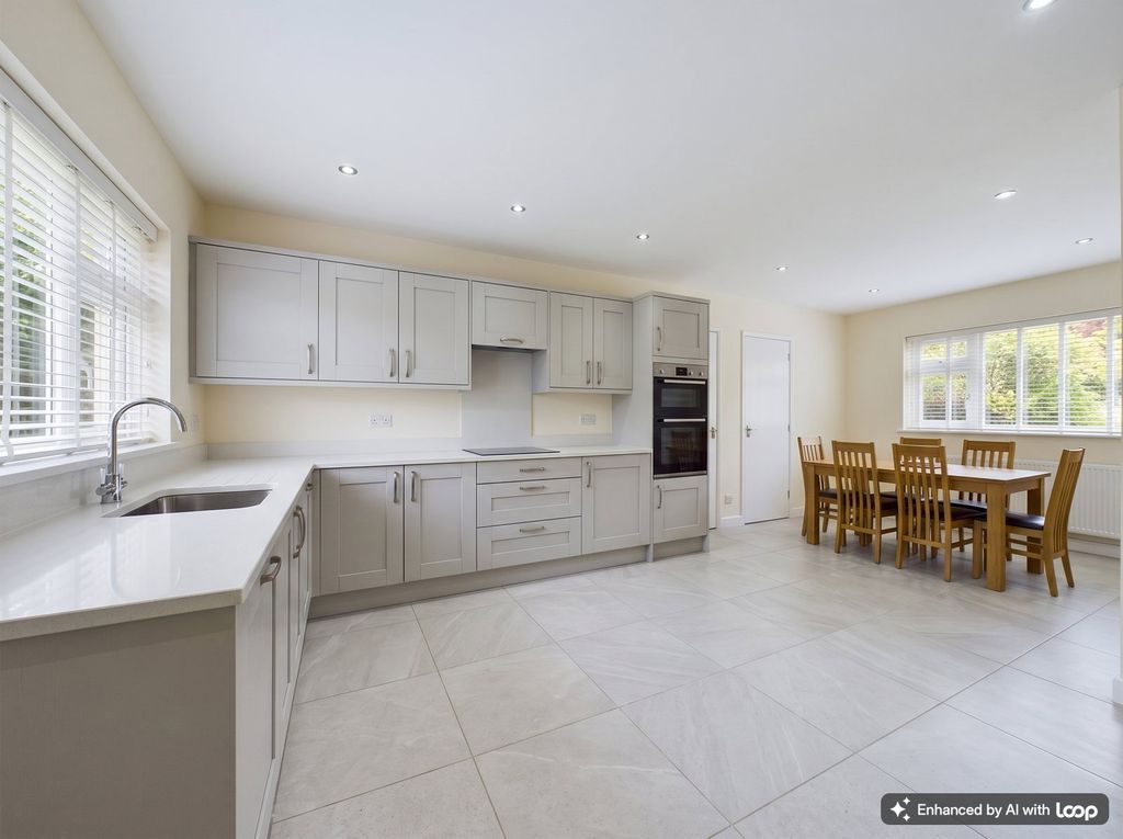 Property photo 3 of 35