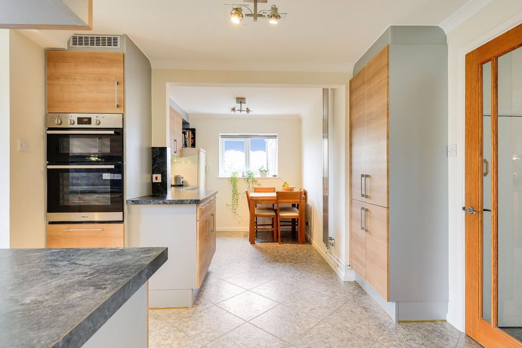 Property photo 3 of 22 Img (2) (1).Jpg