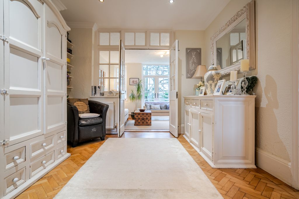 Property photo 3 of 27 Picture No. 12