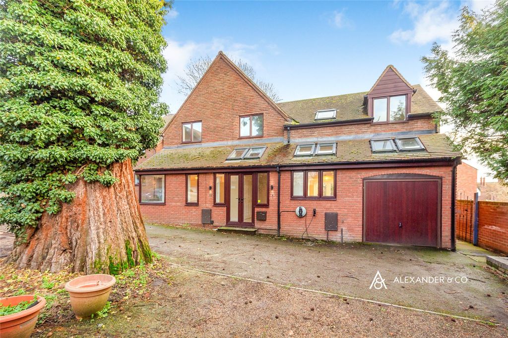 Property photo 1 of 33 Picture No. 01