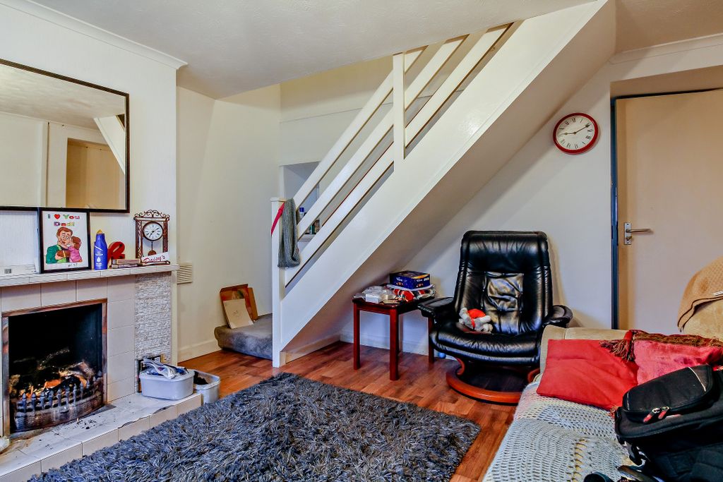 Property photo 2 of 21