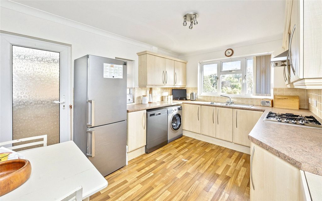 Property photo 3 of 27 Picture No. 18