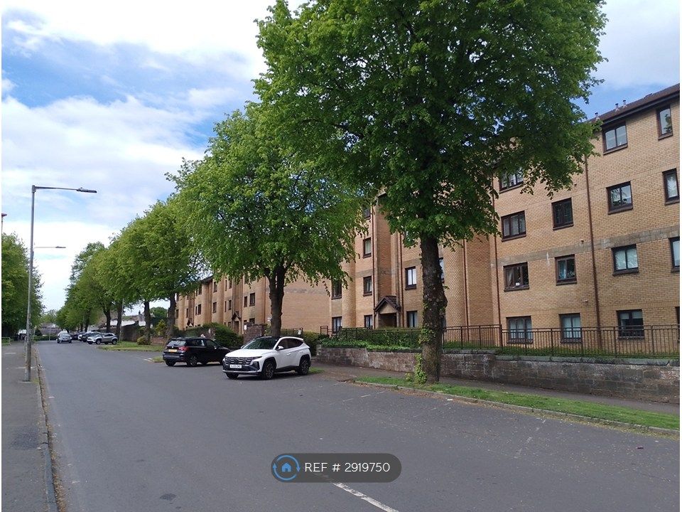 Property photo 3 of 10 Tree Lined Locale