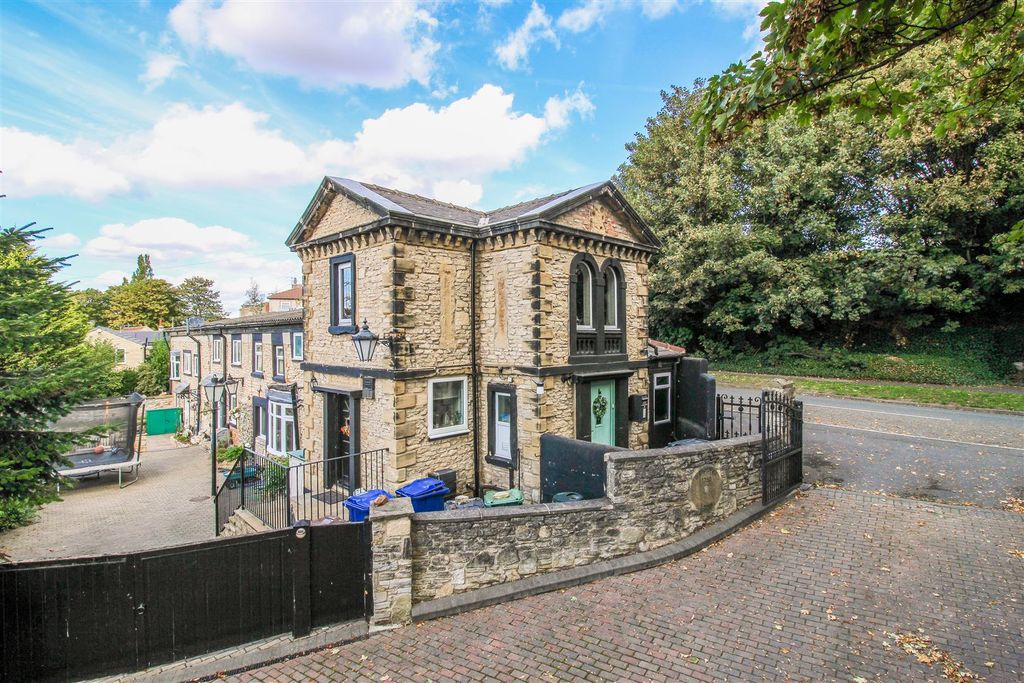 Property photo 1 of 19