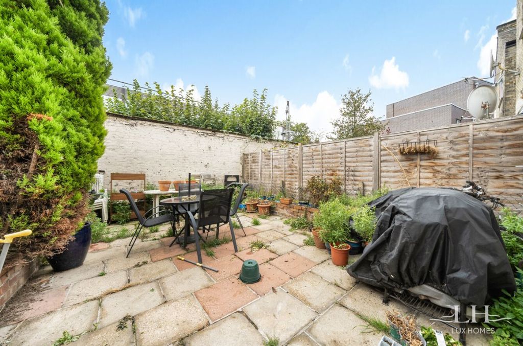 Property photo 3 of 21