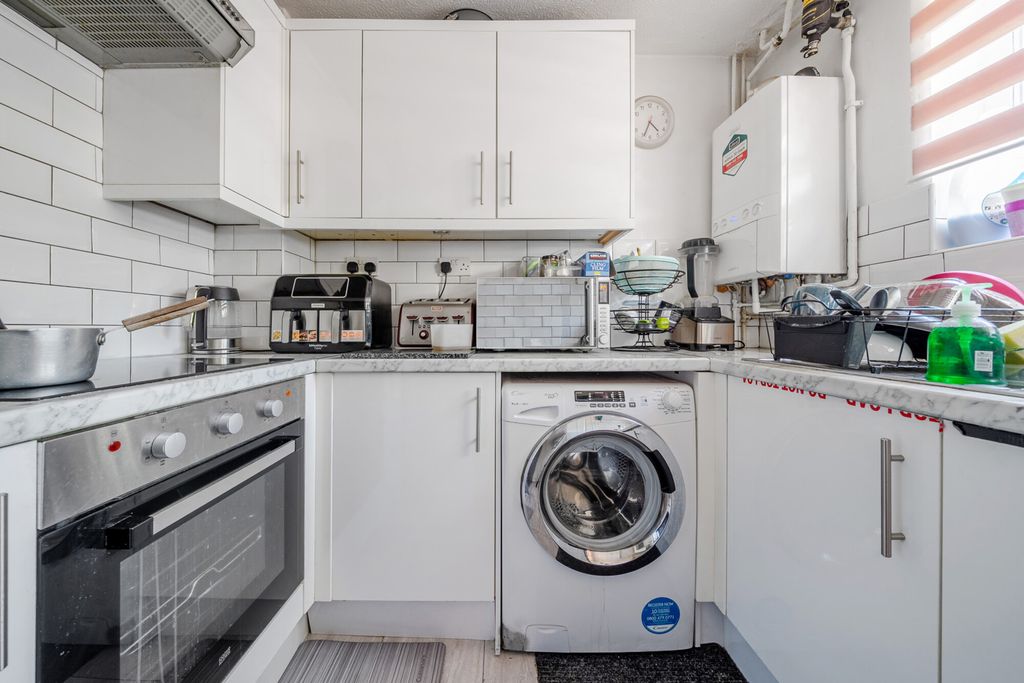 Property photo 3 of 13 Kitchen