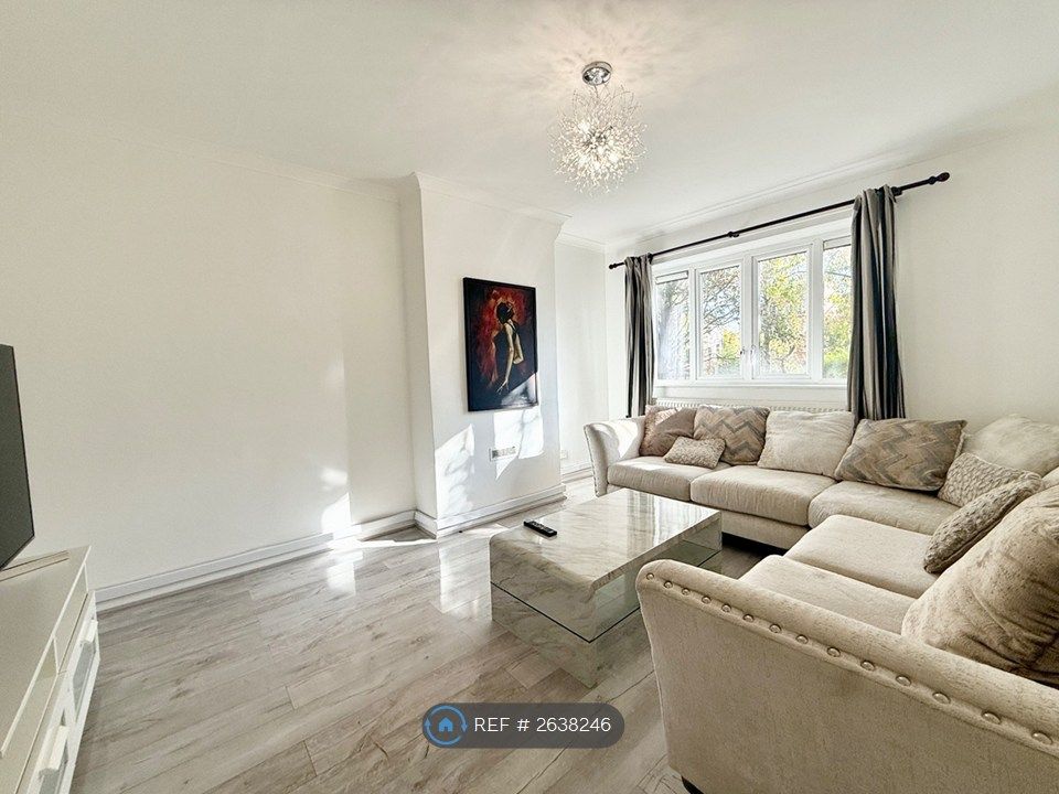 Property photo 2 of 31