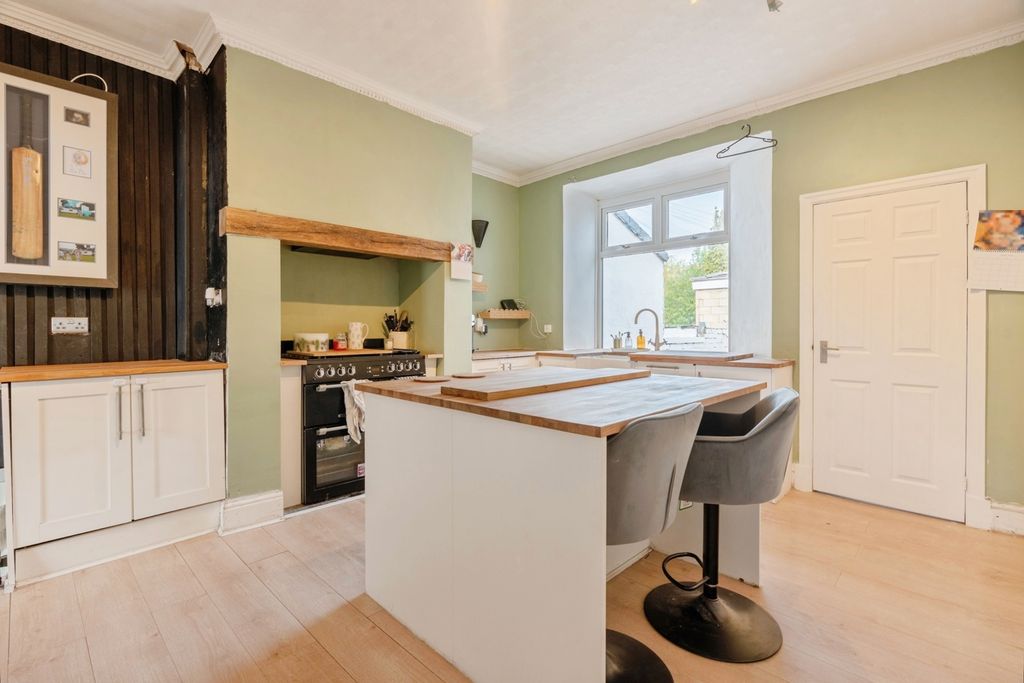 Property photo 2 of 15 Pbox-Img.Jpg