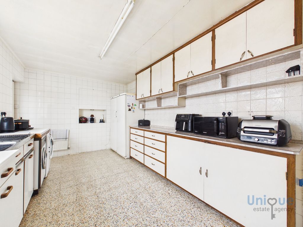 Additional image 7 of 3 bed flat for saleVictoria Road East, Thornton-Cleveleys FY5