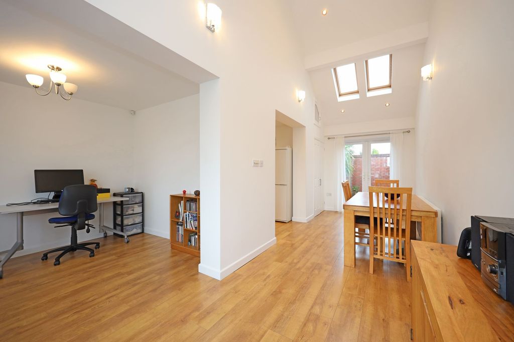 Property photo 3 of 22