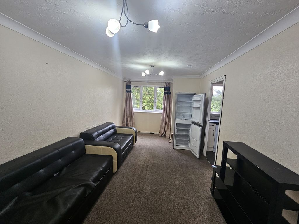 Property photo 2 of 7