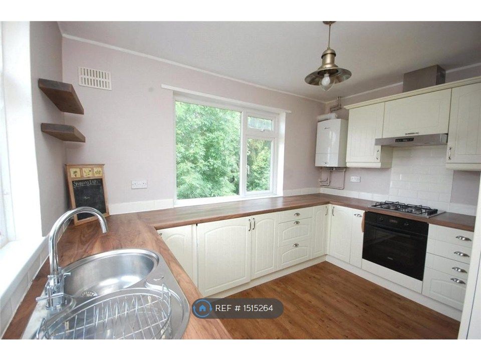 Property photo 2 of 9 Kitchen