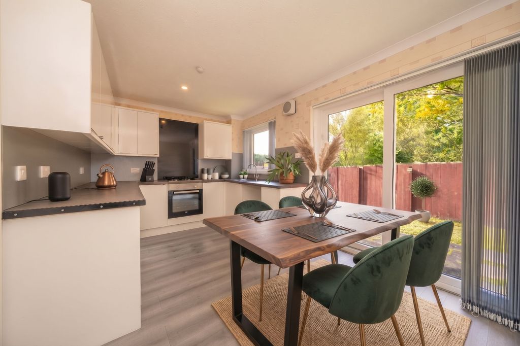 Property photo 3 of 27 Virtually Staged Dining Kitchen