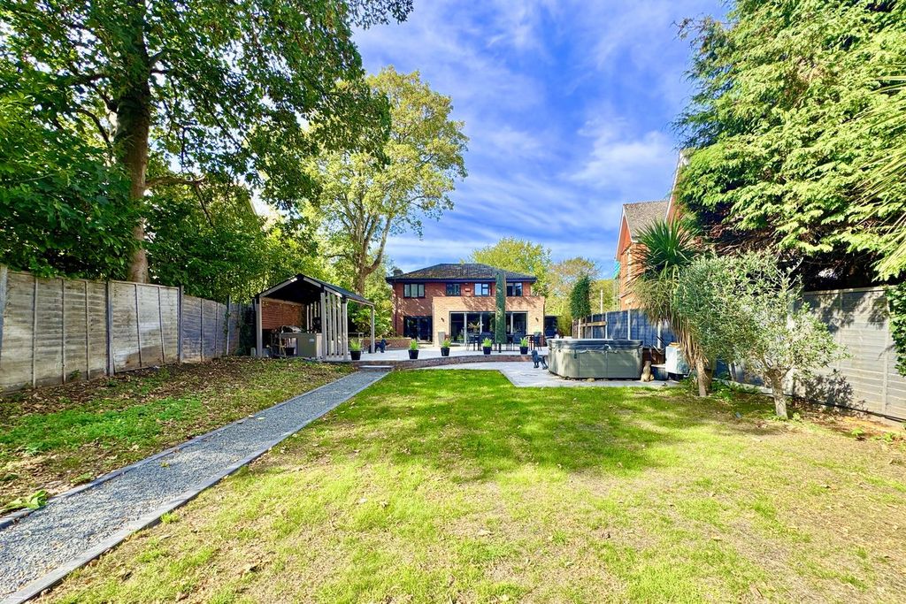 Property photo 3 of 26