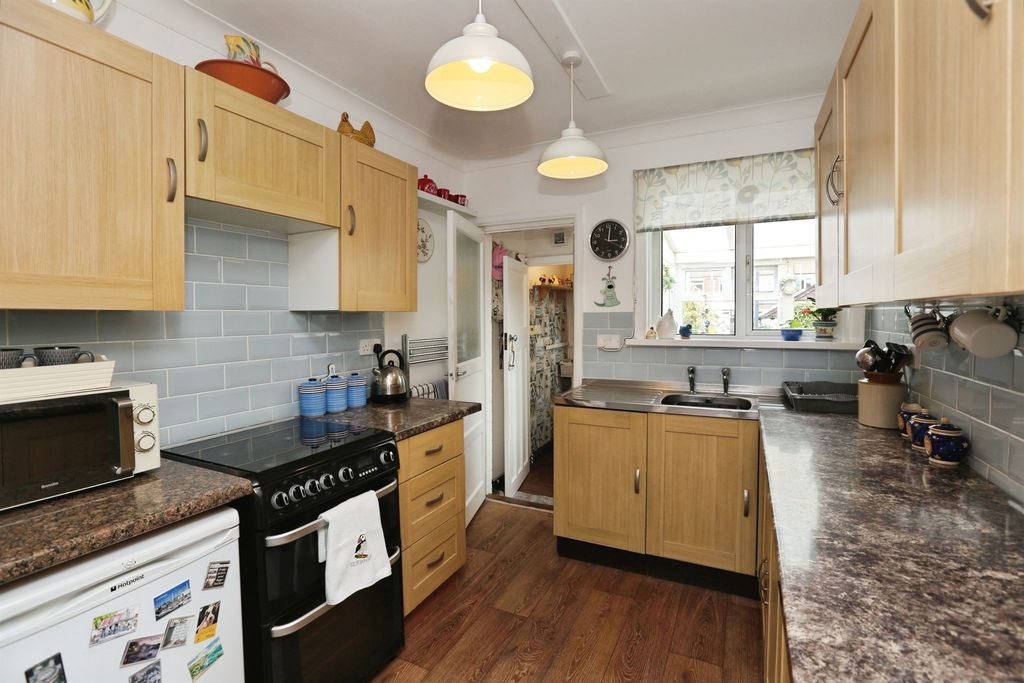 Property photo 2 of 17