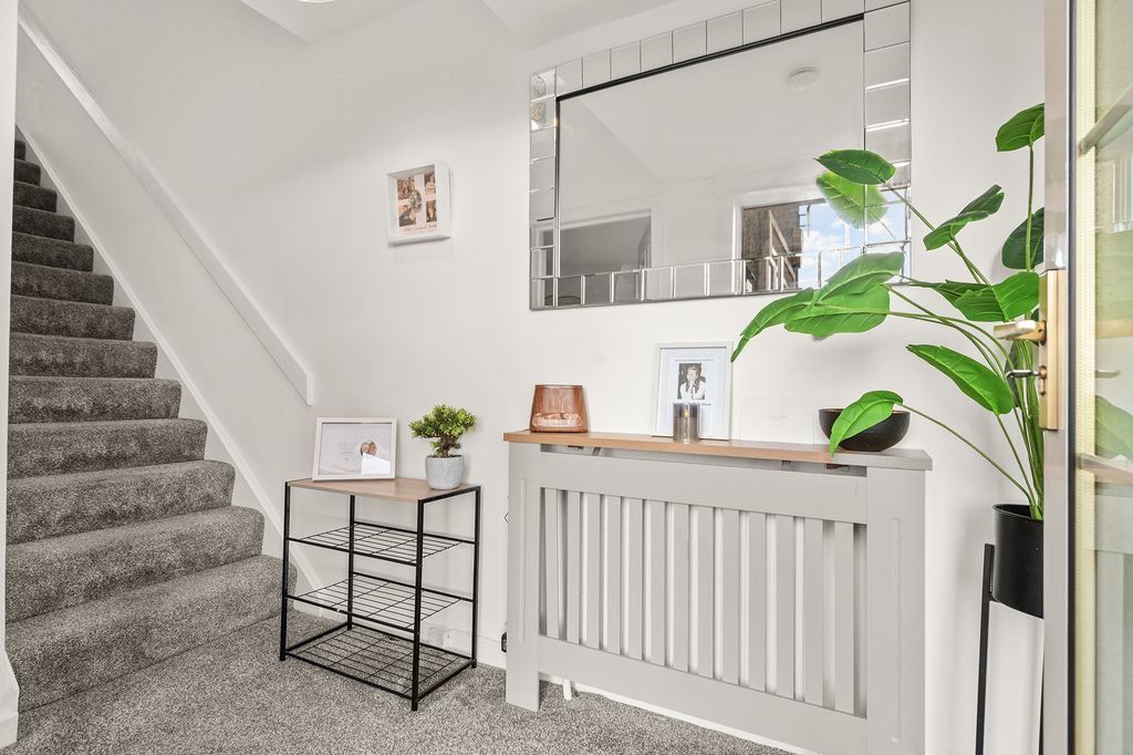 Property photo 2 of 25 4702295