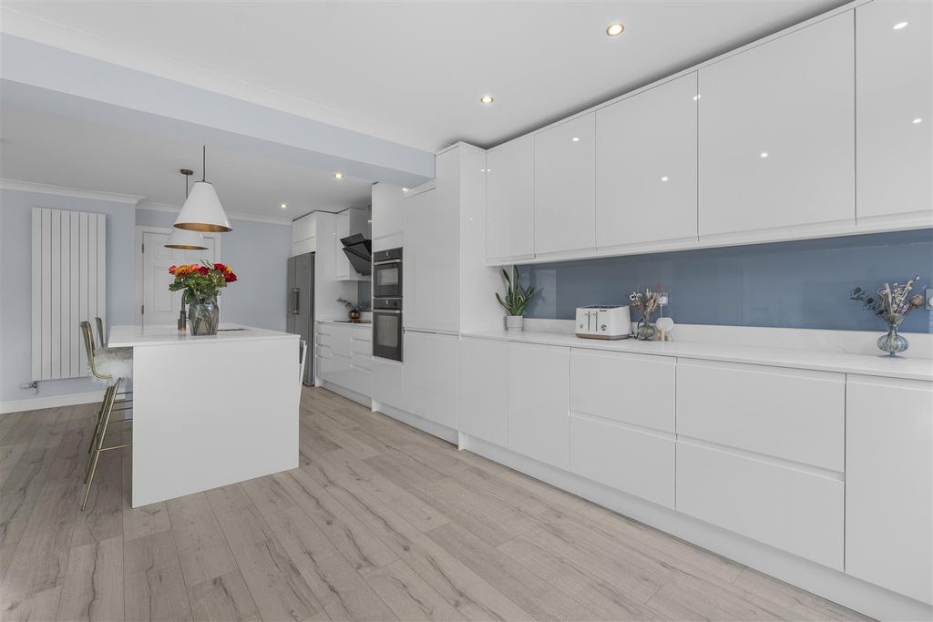 Property photo 2 of 25 9.Jpg