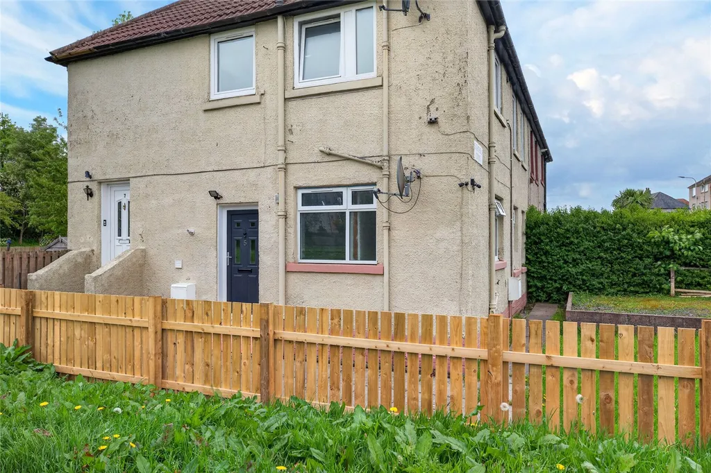 Apartment in Edinburgh, Sighthill - View 3