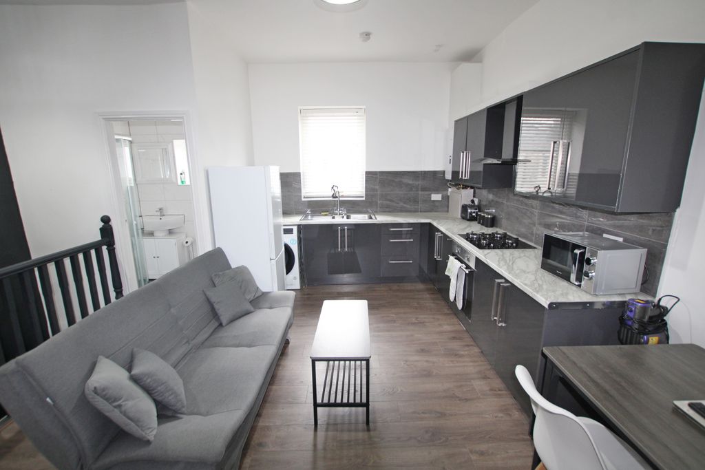 Property photo 2 of 7 2