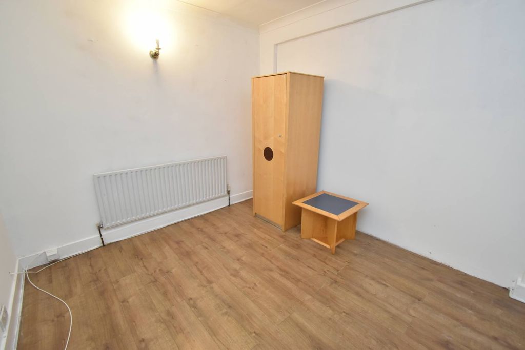 Property photo 3 of 16 Gallery