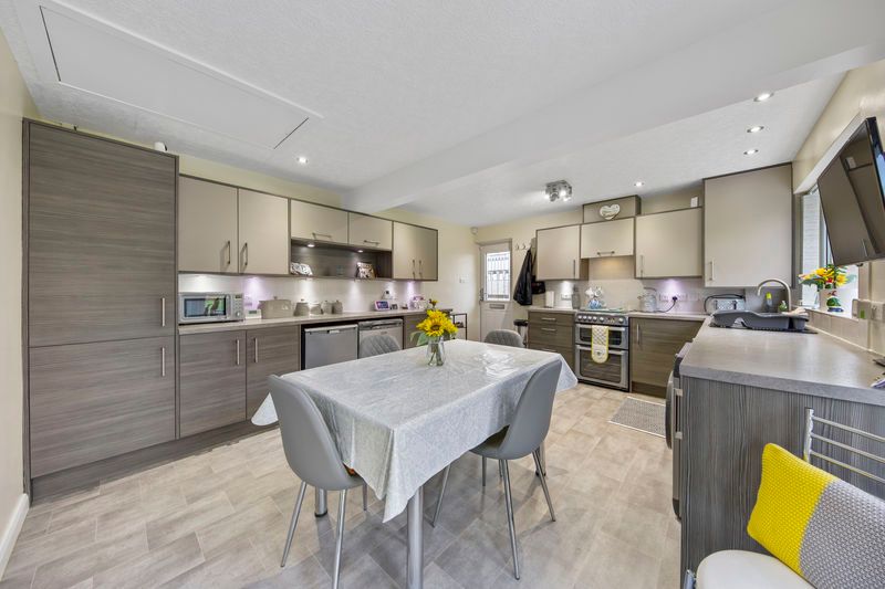 Property photo 2 of 26 Kitchen Diner4