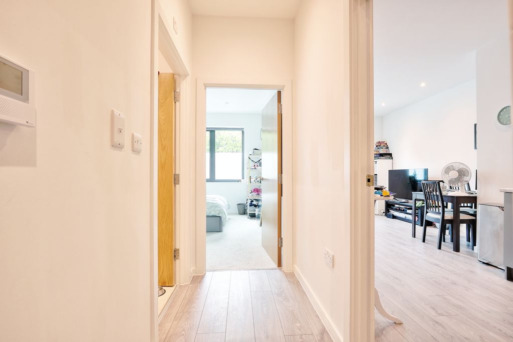 Property photo 2 of 11 5
