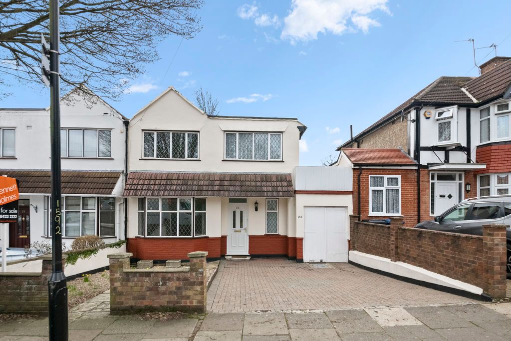 Property photo 1 of 17 Photo 17