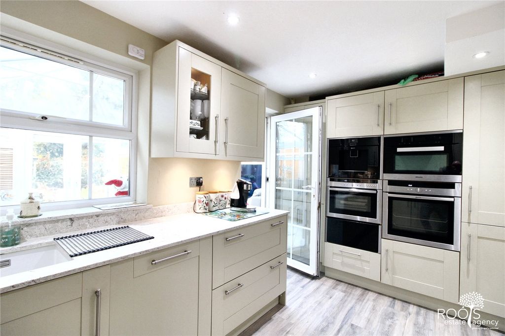 Property photo 3 of 12 Picture No. 09