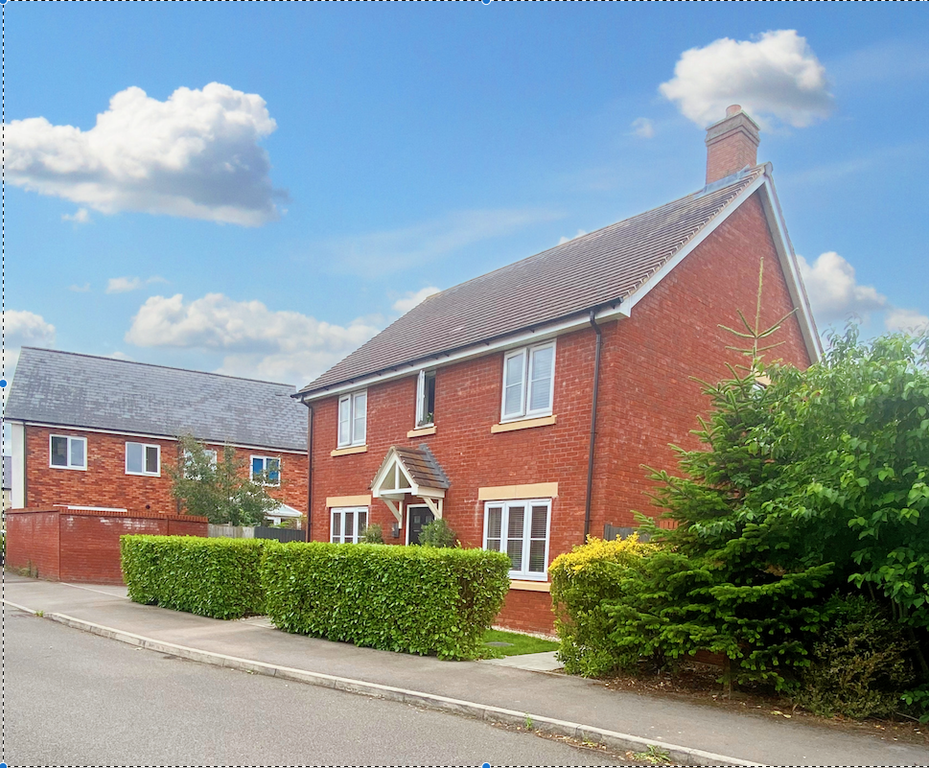 Property photo 2 of 32