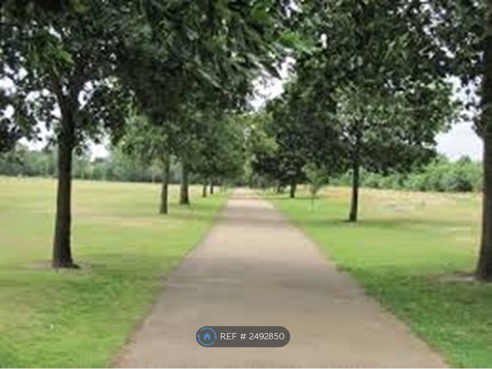 Property photo 2 of 13 Eaton Park, Pitches, Golf, Parkrun, Cafe