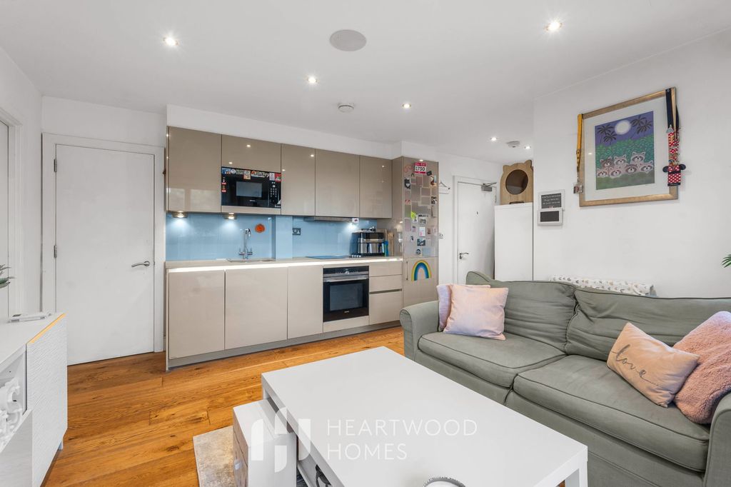 Property photo 2 of 12