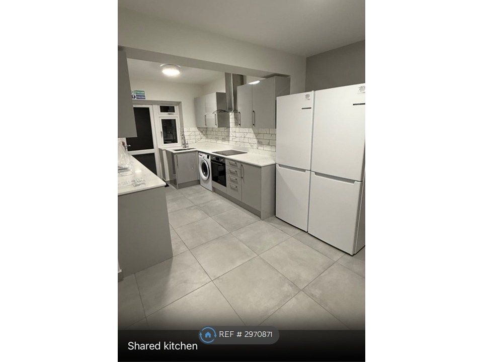 Property photo 3 of 4 Shared Kitchen