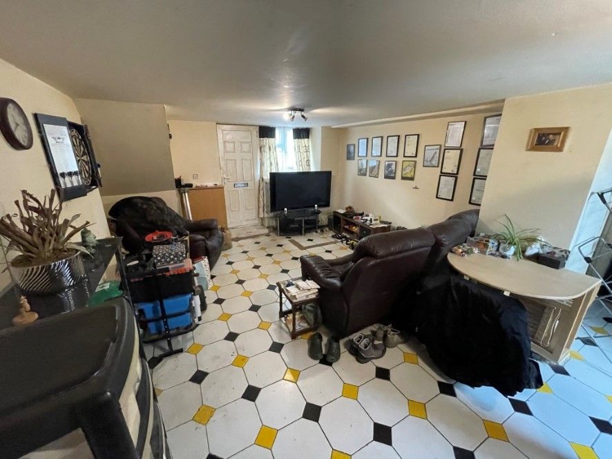 Property photo 3 of 11