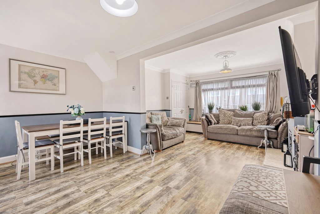 Property photo 2 of 22