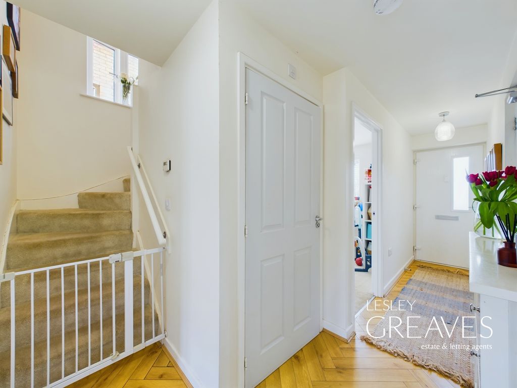 Property photo 3 of 15 Entrance Hallway