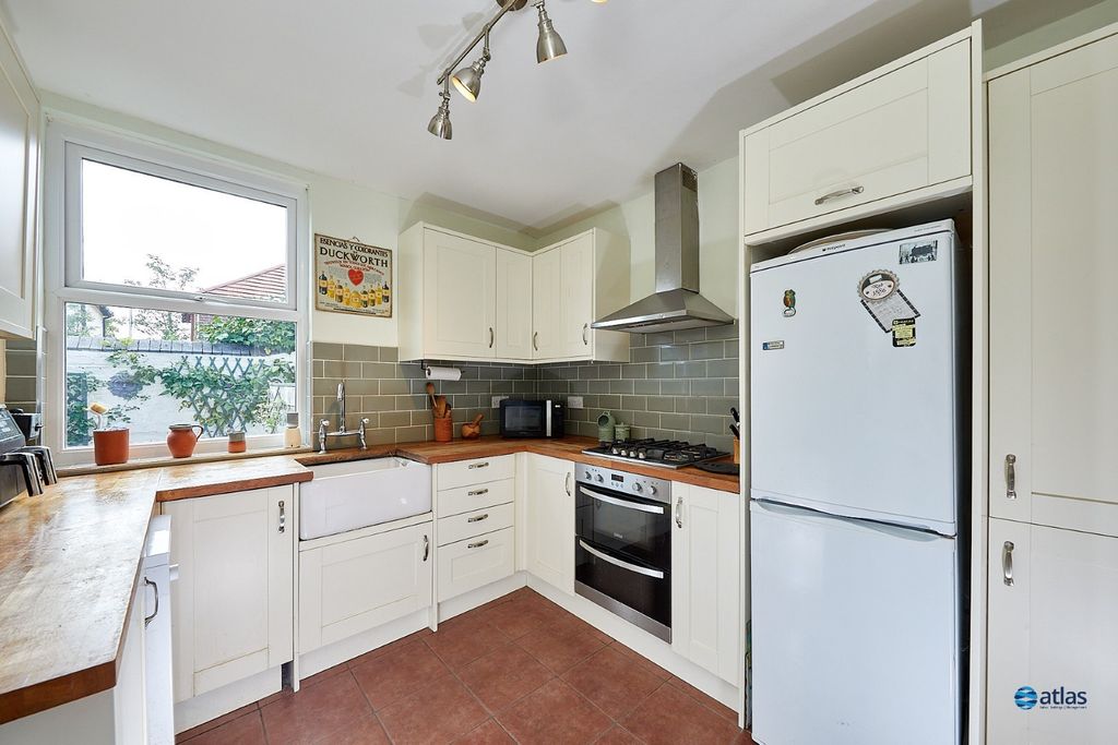 Property photo 2 of 15 Kitchen